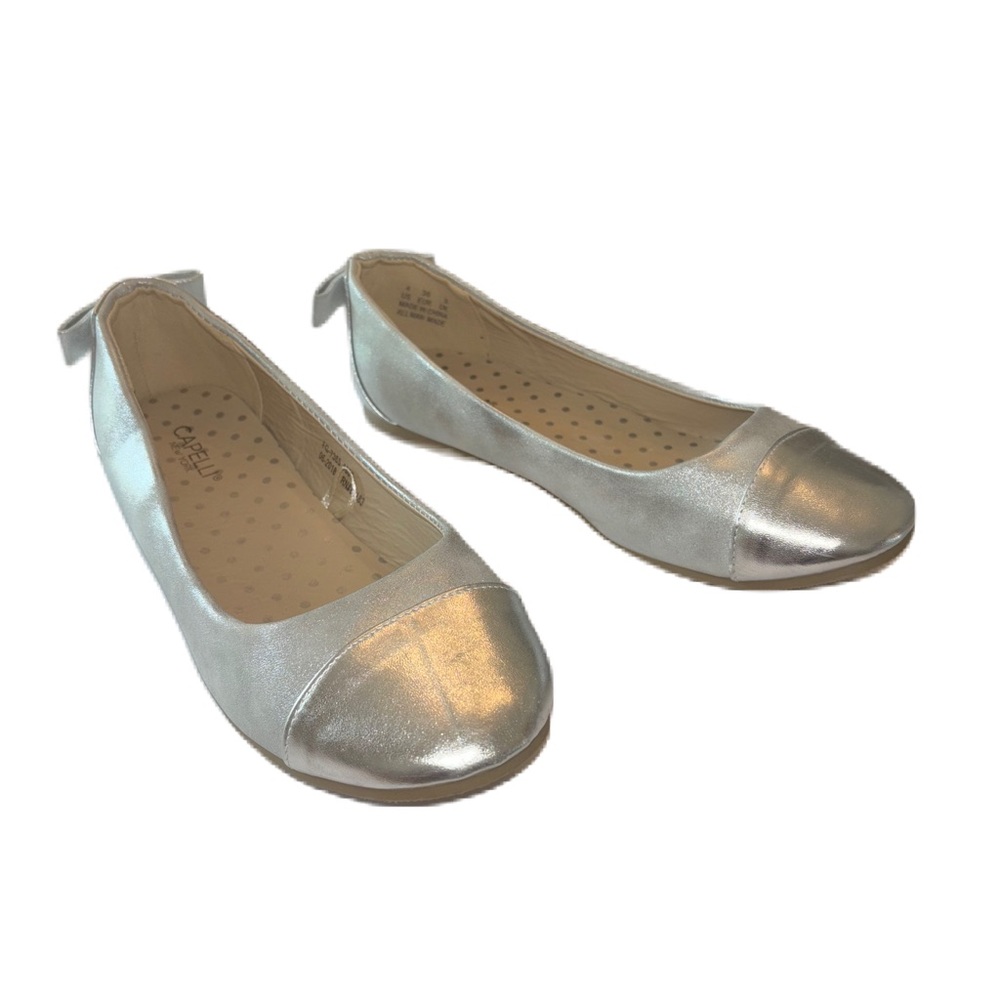 Capelli New York Silver Ballet Flat Bow Detail Size 4